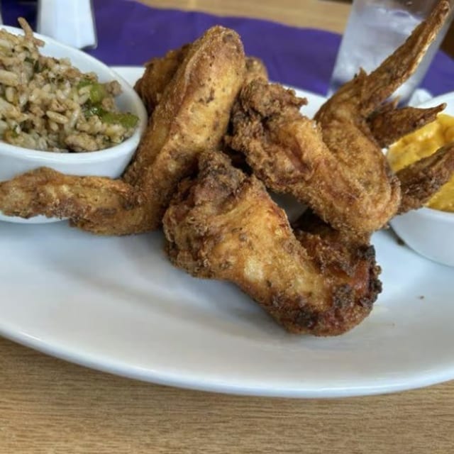 Elisha's Fried Chicken Platter (Four Wings).